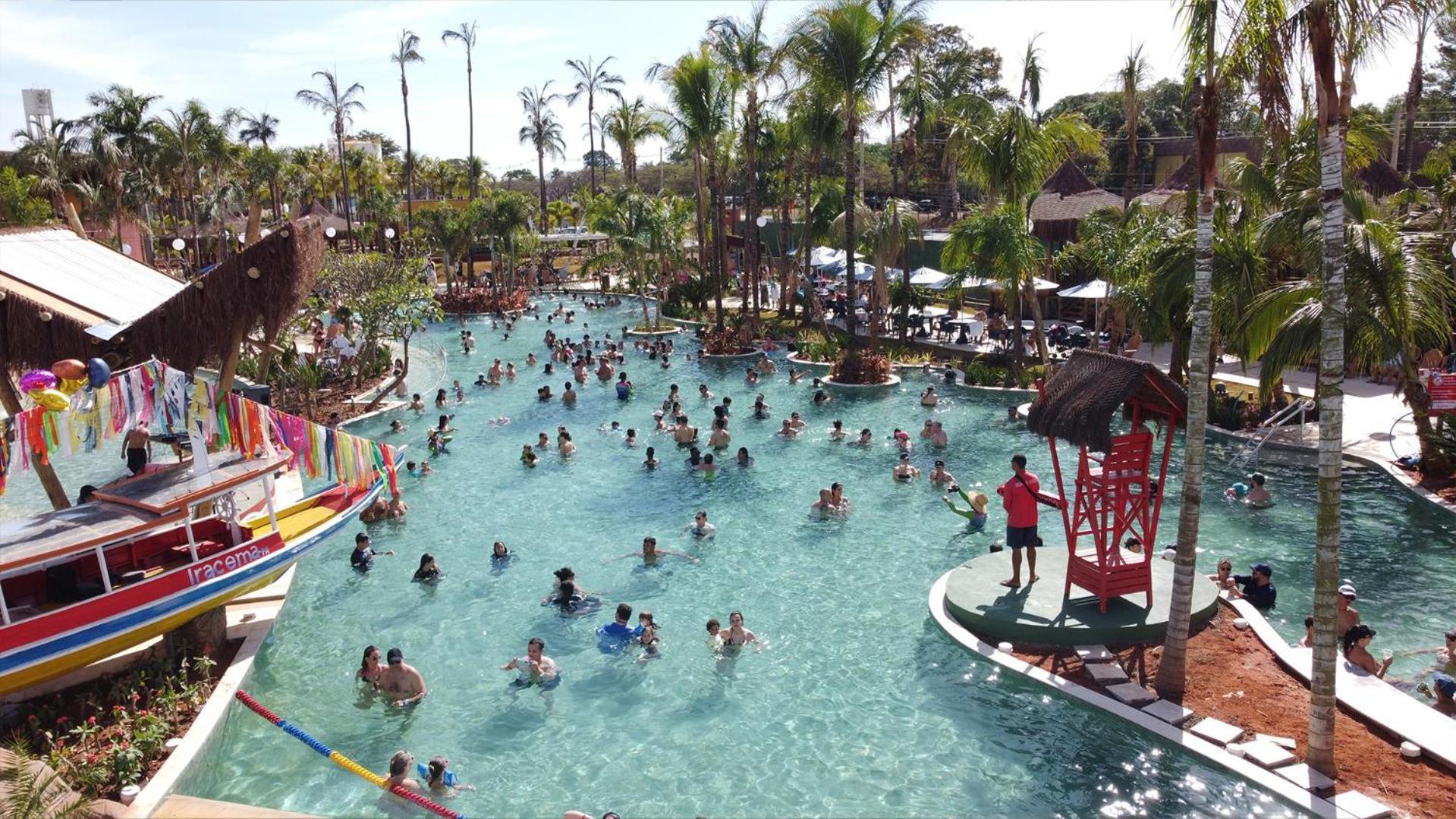 Hot Beach Resort Olímpia Exterior foto Splash Island
