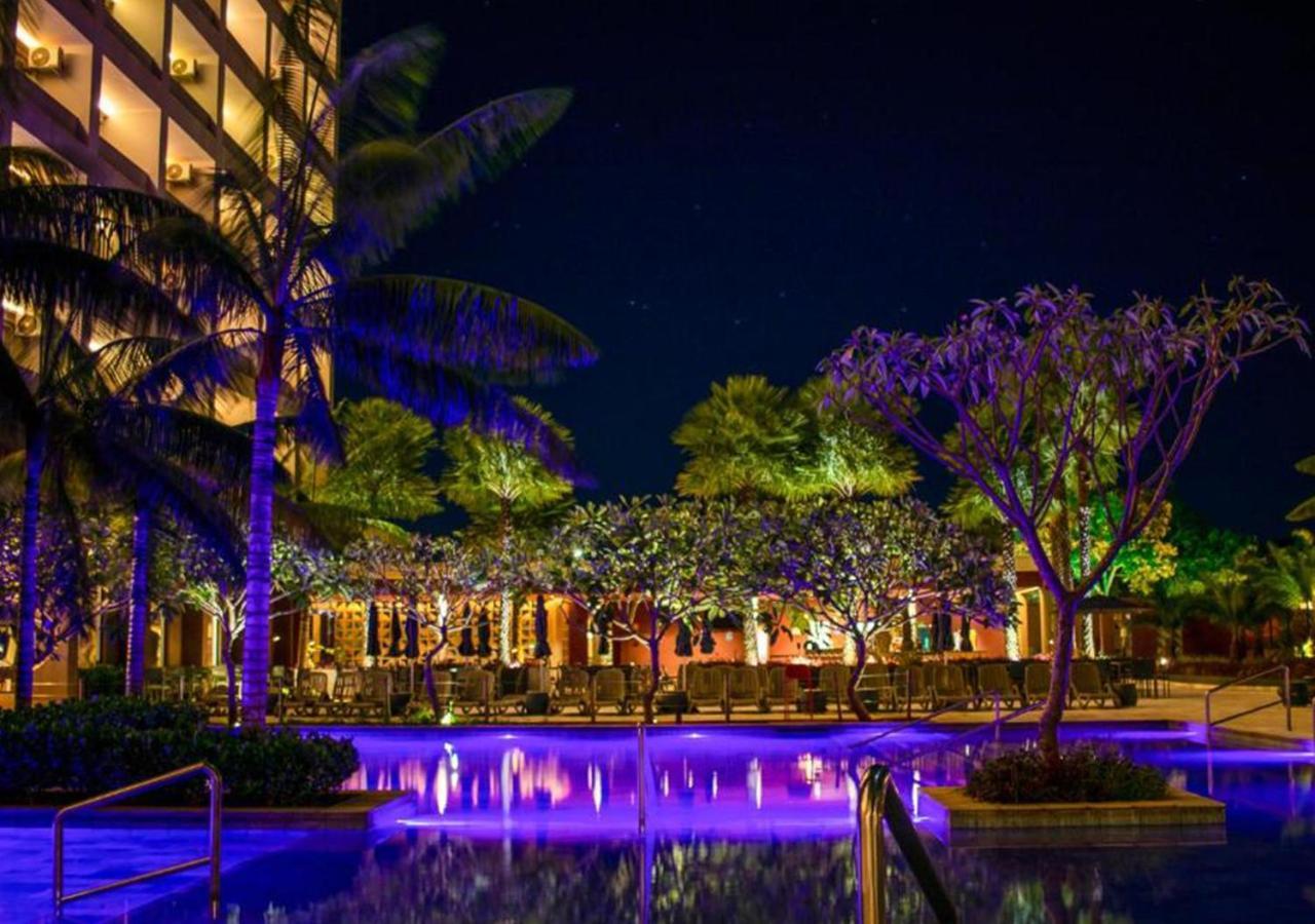 Hot Beach Resort Olímpia Exterior foto The pool at the hotel